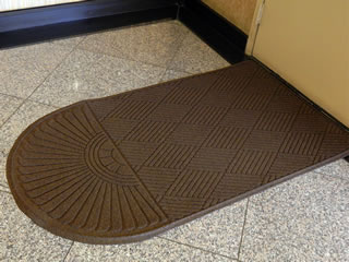 FloorGuard Diamond WaterHog Style - WaterHog Style Commercial Entrance Mat - Brown FloorGuard Diamond WaterHog Style - WaterHog Style Commercial Entrance Mat - Brown