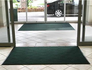 FloorGuard Diamond Commercial Entrance Mat Product Close Up - Green FloorGuard Diamond Commercial Entrance Mat Product Close Up - Green