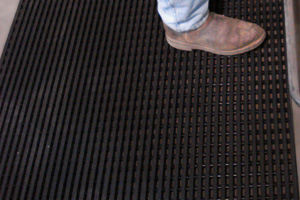 Safety Grid Diamond - Slip Resistant Drainage Matting - Commercial Work Facility Safety Grid Diamond - Slip Resistant Drainage Matting - Commercial Work Facility