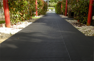 Safety Grid Sport - Wet Area Traction Mat - Indoor Outdoor Drainage Matting - Extra Large Exterior Walkway Safety Grid Sport - Wet Area Traction Mat - Indoor Outdoor Drainage Matting - Extra Large Exterior Walkway
